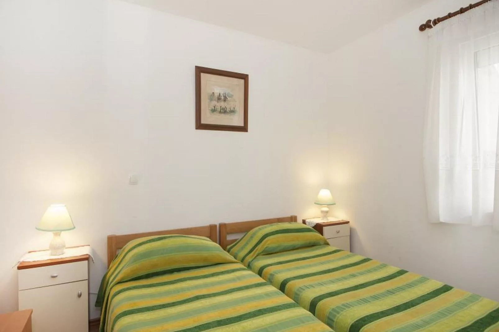 Bertie's Lodge - Two Bedroom Apartment with Terrace and Sea View(A1)-Bedroom