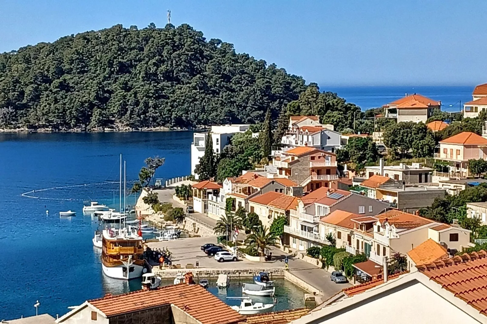 Bertie's Lodge - Two Bedroom Apartment with Terrace and Sea View(A1)-View