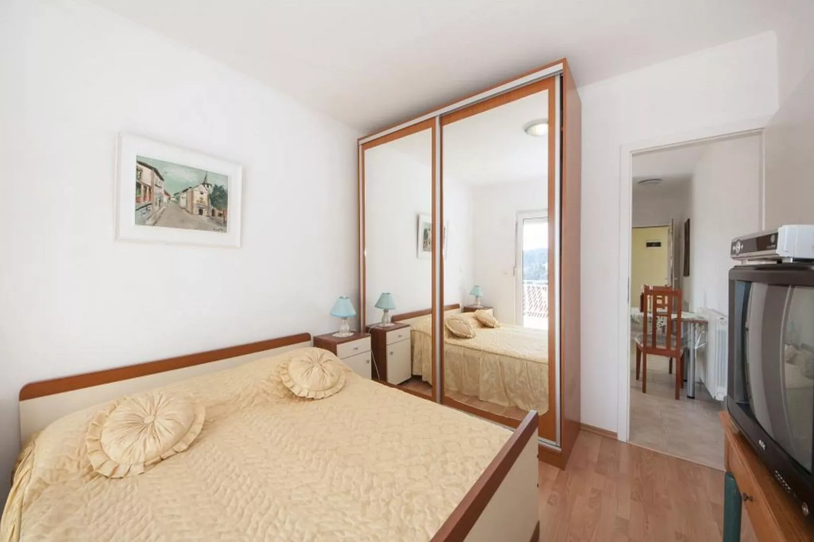 Bertie's Lodge - One Bedroom Apartment  with Terrace and Sea View(A2)-Bedroom