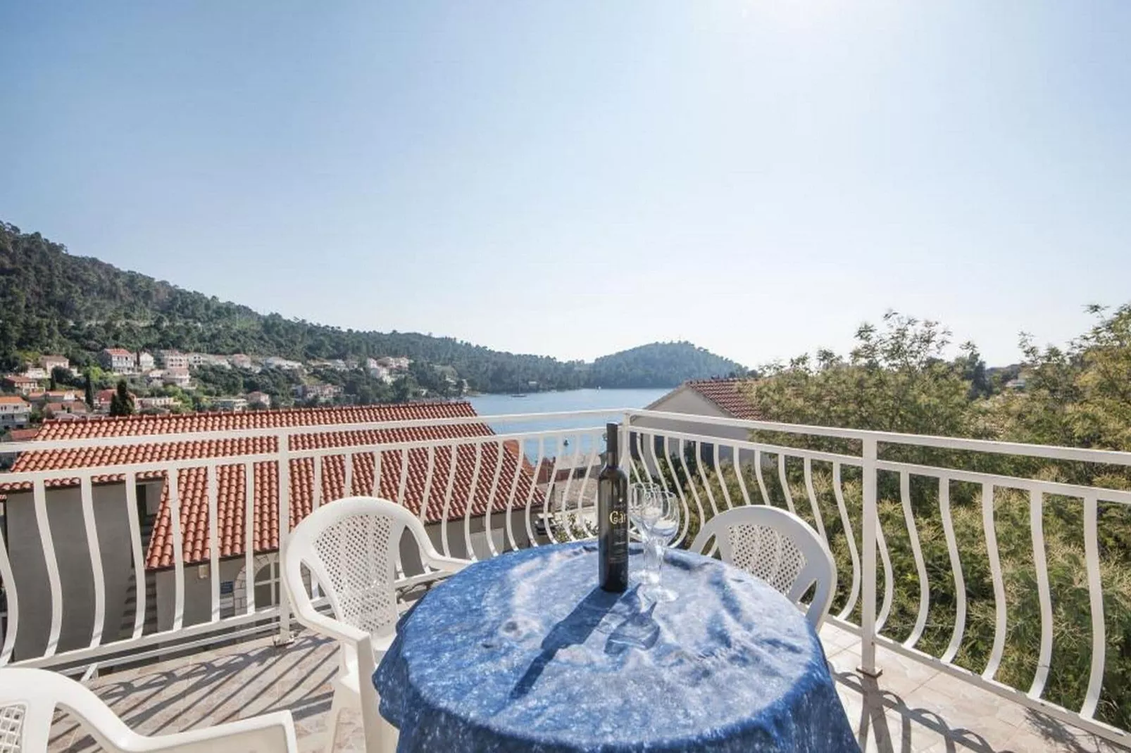 Bertie's Lodge - One Bedroom Apartment  with Terrace and Sea View(A2)-Terrace