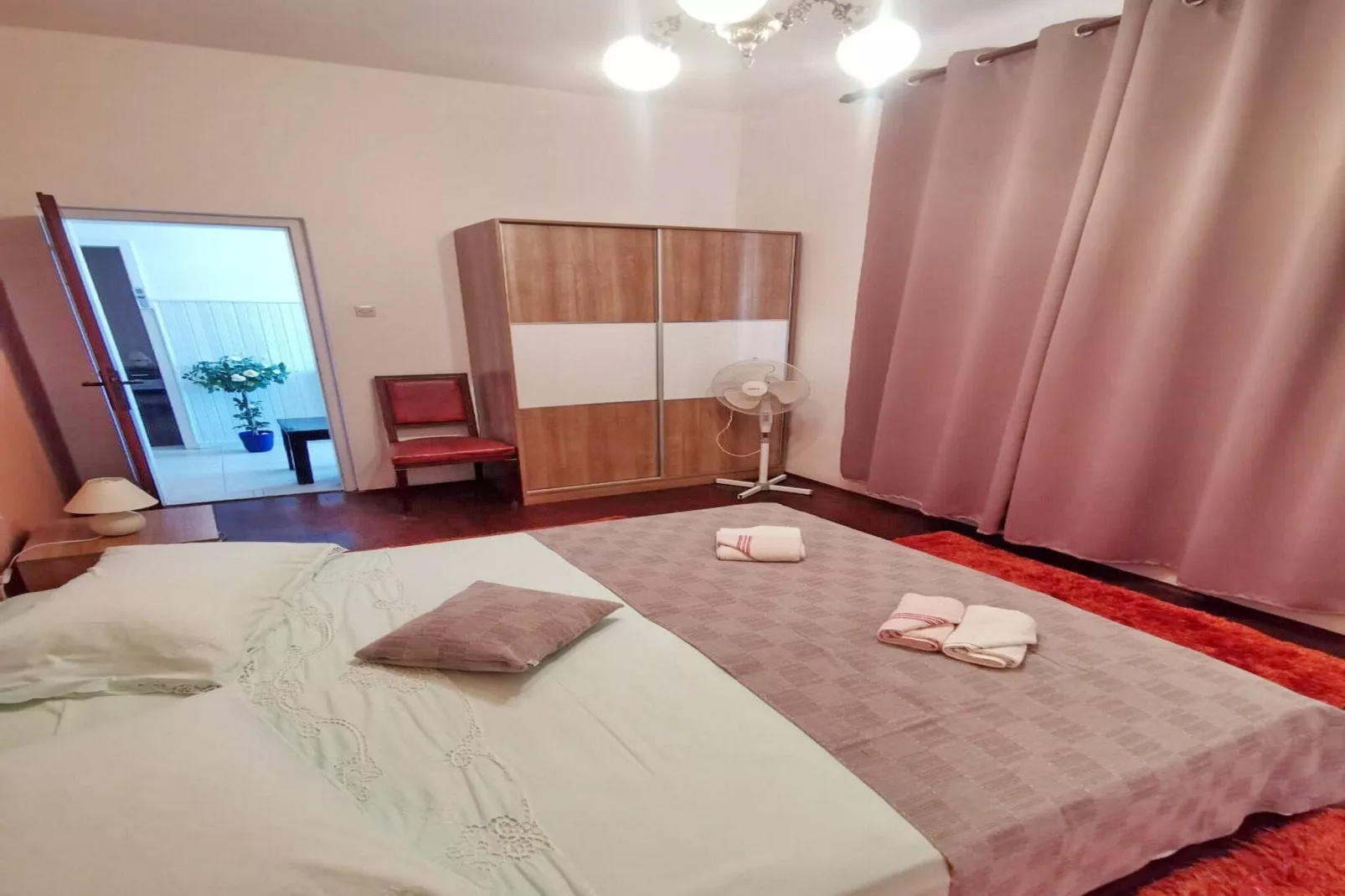 Bertie's Lodge - Four Bedroom Apartment(A4)-Bedroom