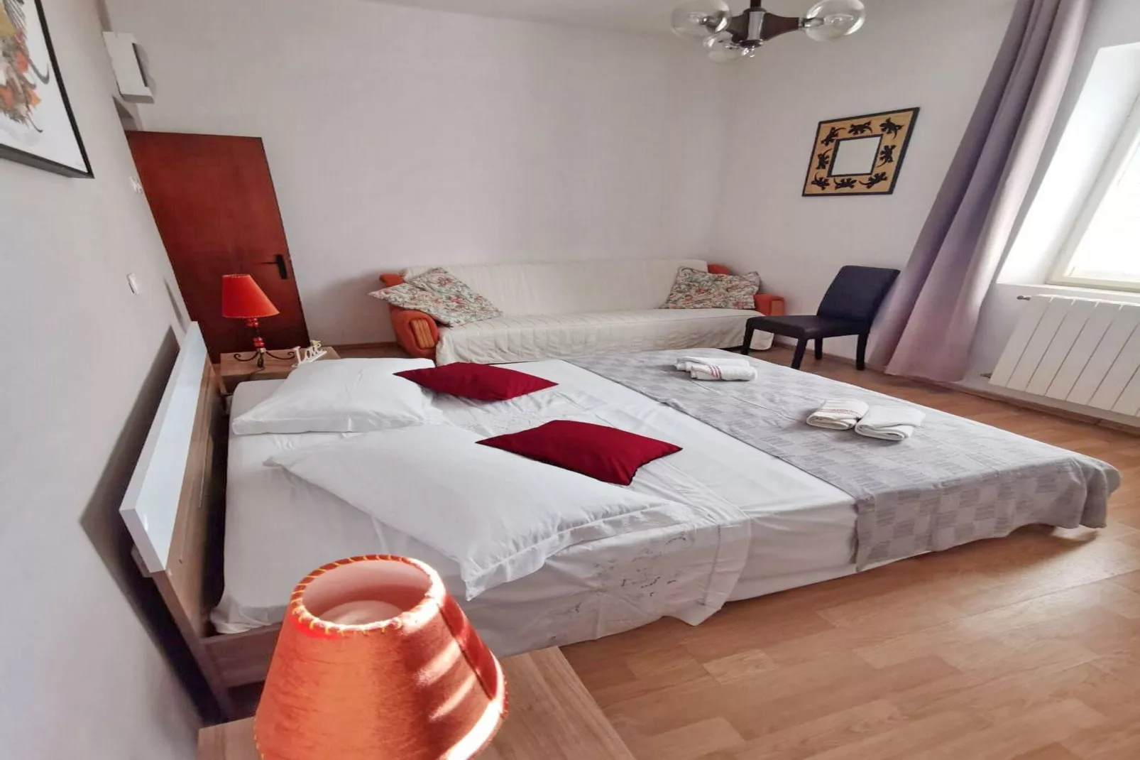 Bertie's Lodge - Four Bedroom Apartment(A4)-Bedroom