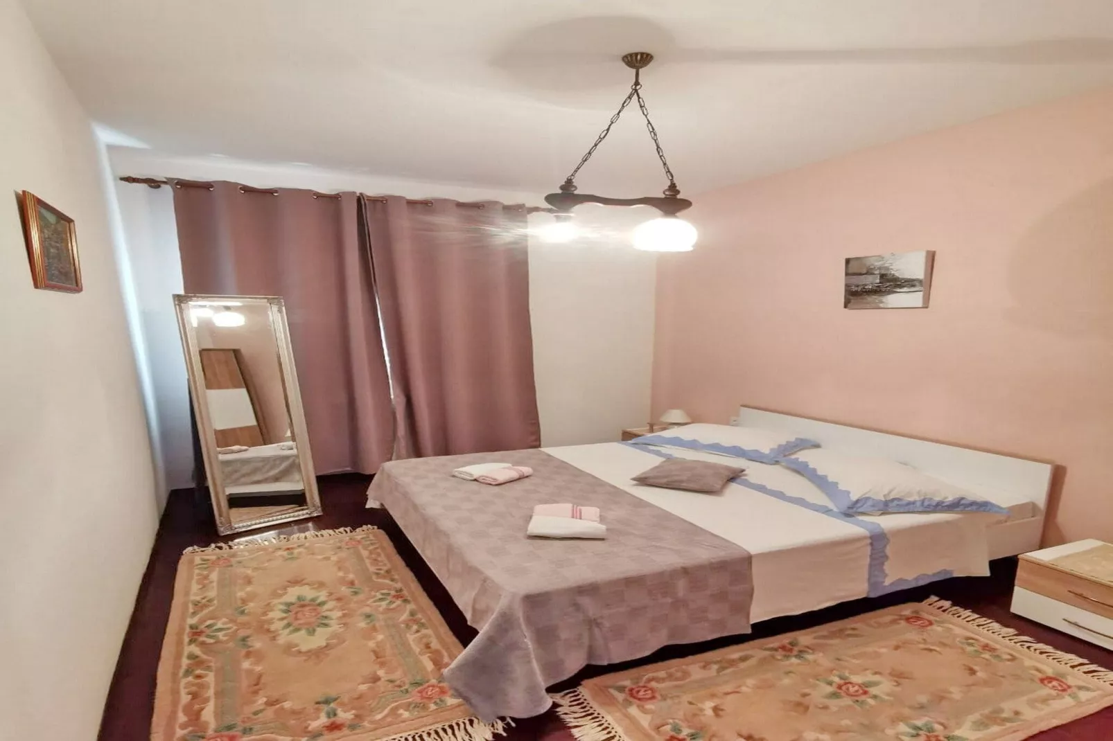 Bertie's Lodge - Four Bedroom Apartment(A4)-Bedroom