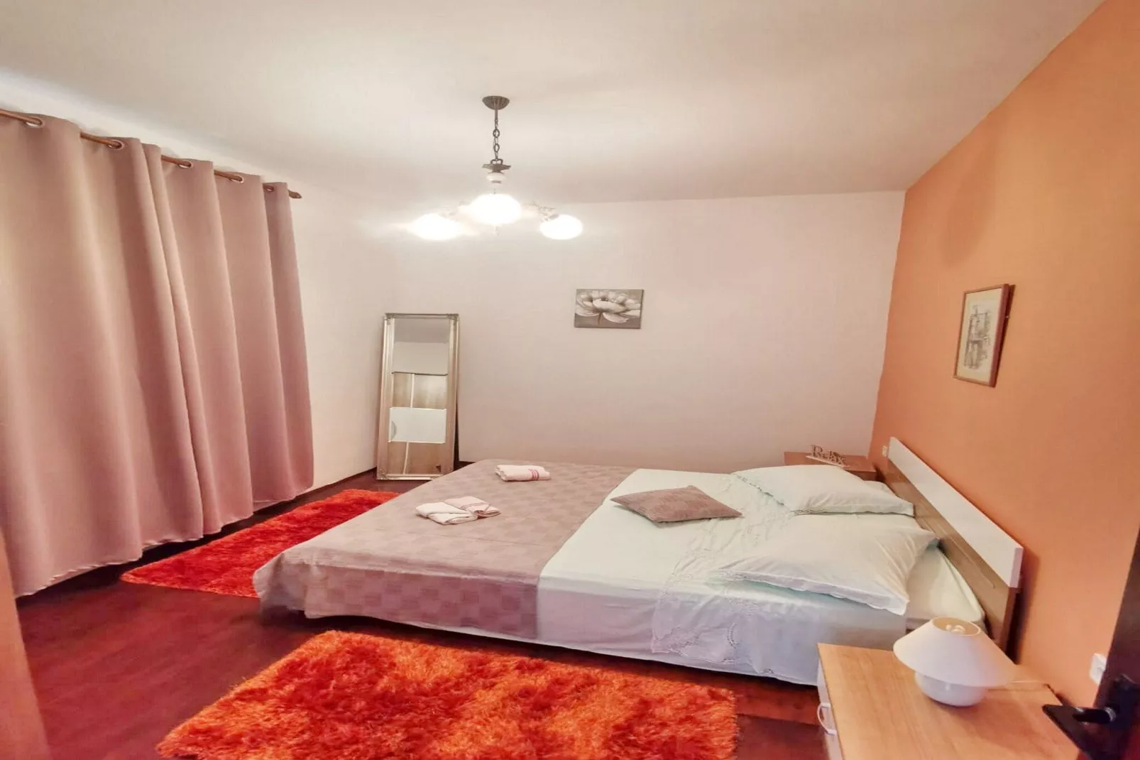 Bertie's Lodge - Four Bedroom Apartment(A4)-Indoor