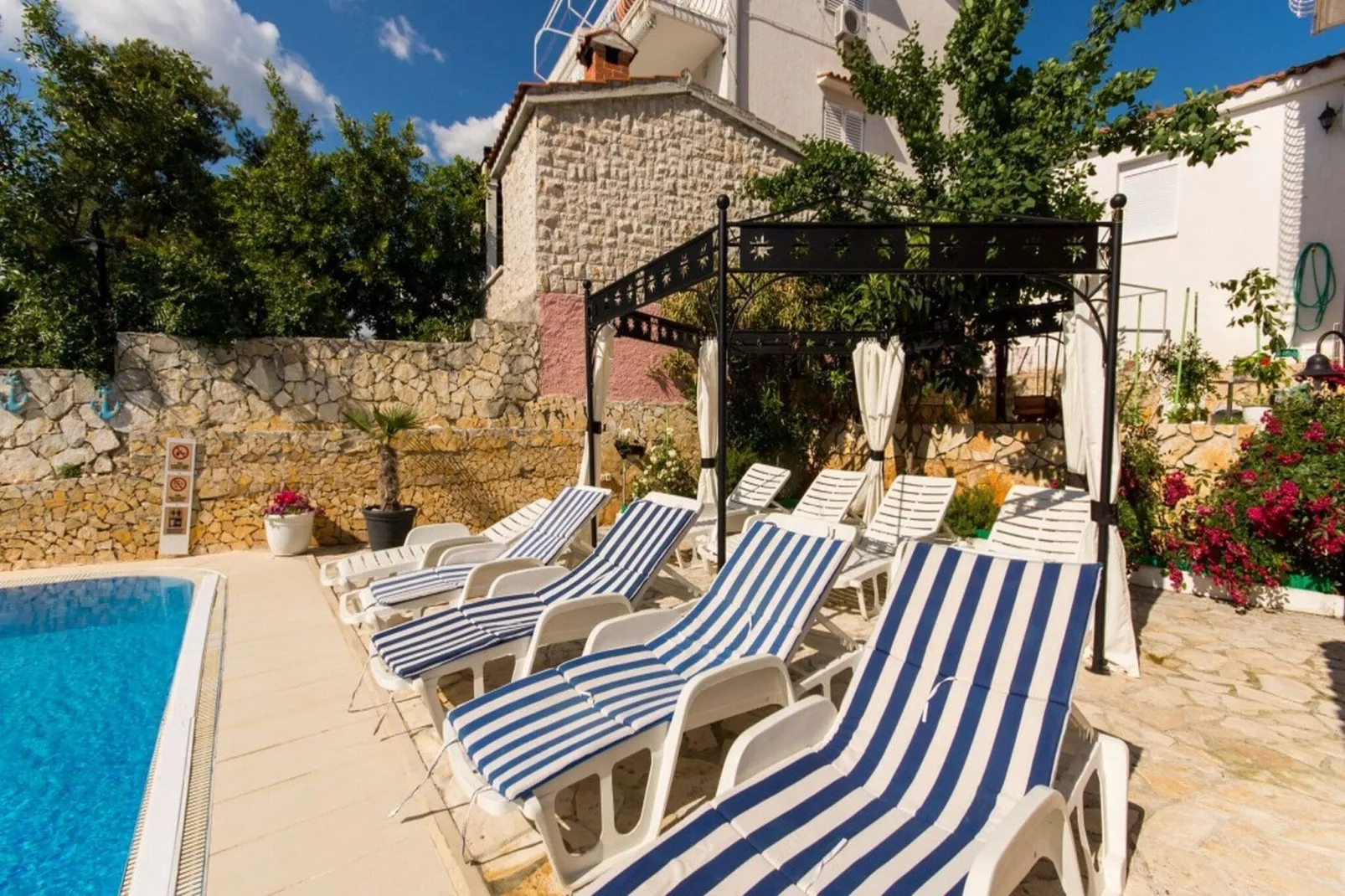 Villa Stil - Studio Apartment with Balcony and Sea View 101-Pool