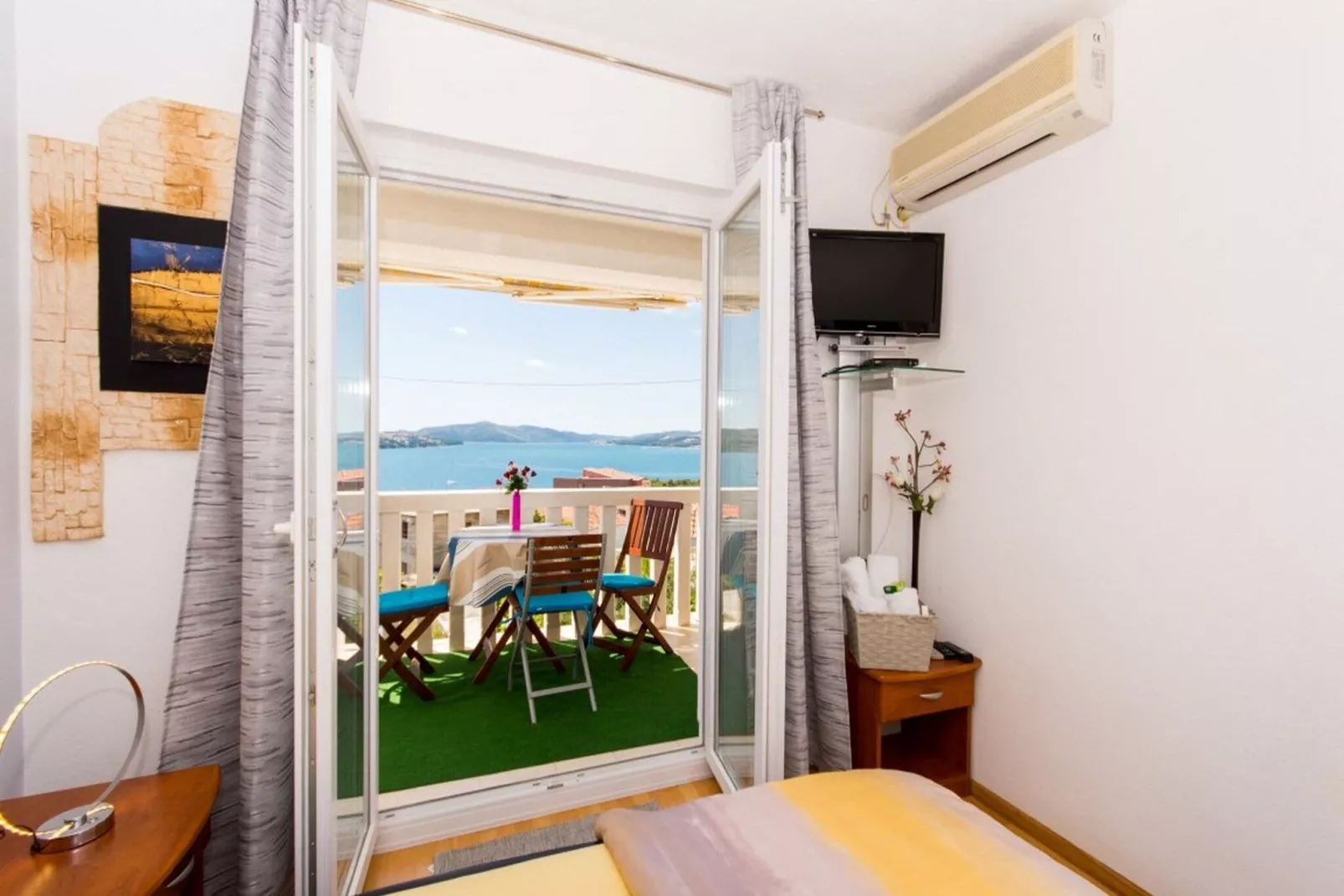 Villa Stil - One Bedroom Apartment with Balcony and Sea View 104 (Luxsor)-Bedroom