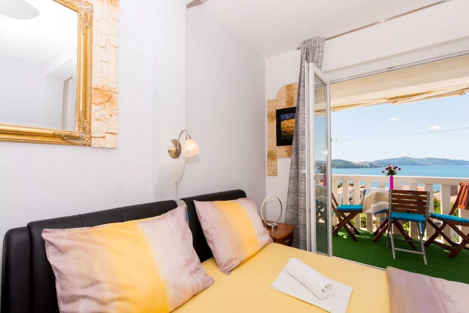 Villa Stil - One Bedroom Apartment with Balcony and Sea View 104 (Luxsor)-Bedroom