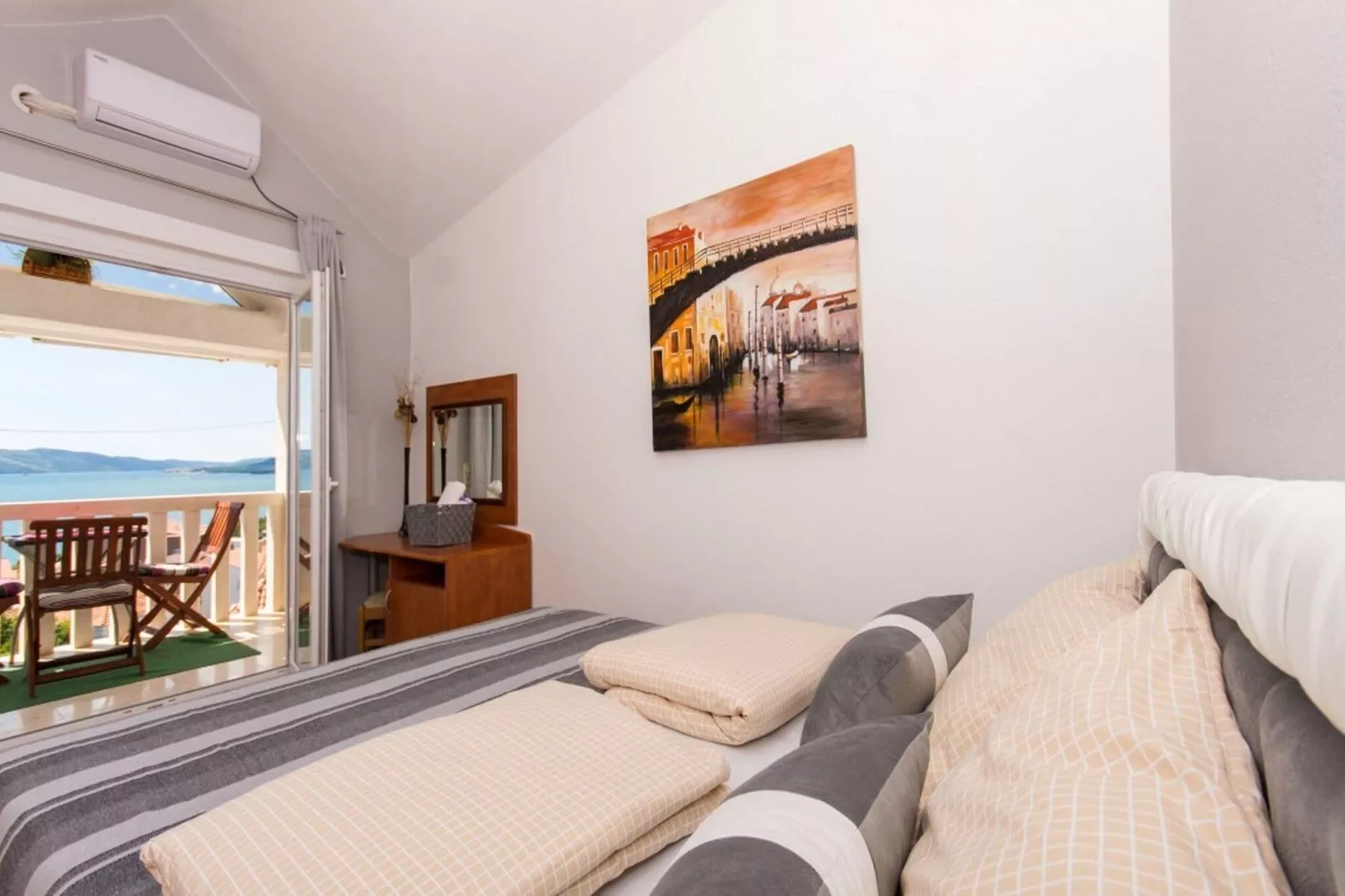 Villa Stil - Two Bedroom Apartment with Balcony and Sea View 203 (President)-Bedroom