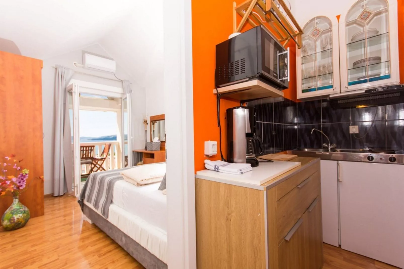 Villa Stil - Two Bedroom Apartment with Balcony and Sea View 203 (President)-Indoor