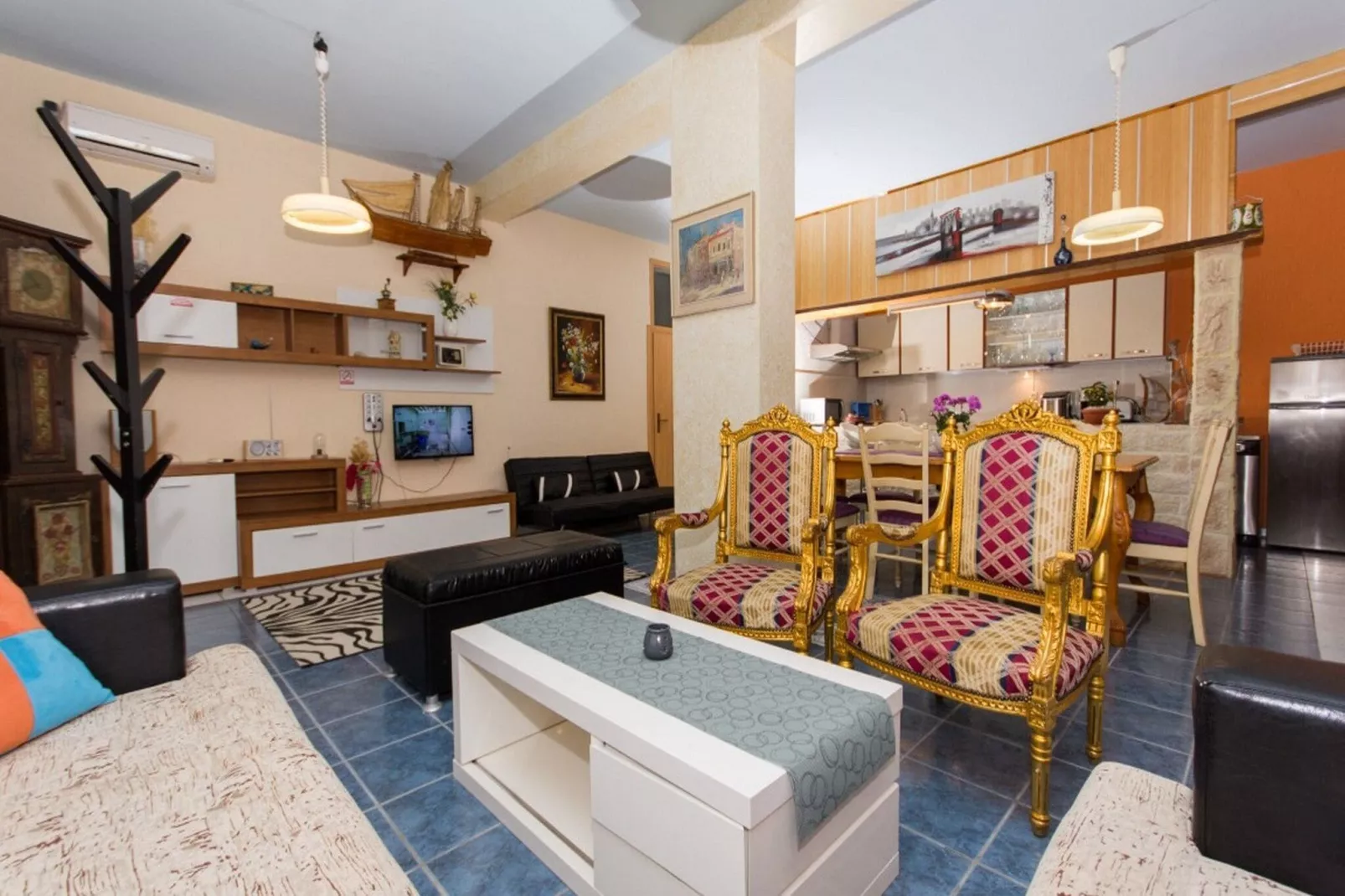 Villa Stil - Two Bedroom Apartment with Terrace and Sea View (Premium)-Living room