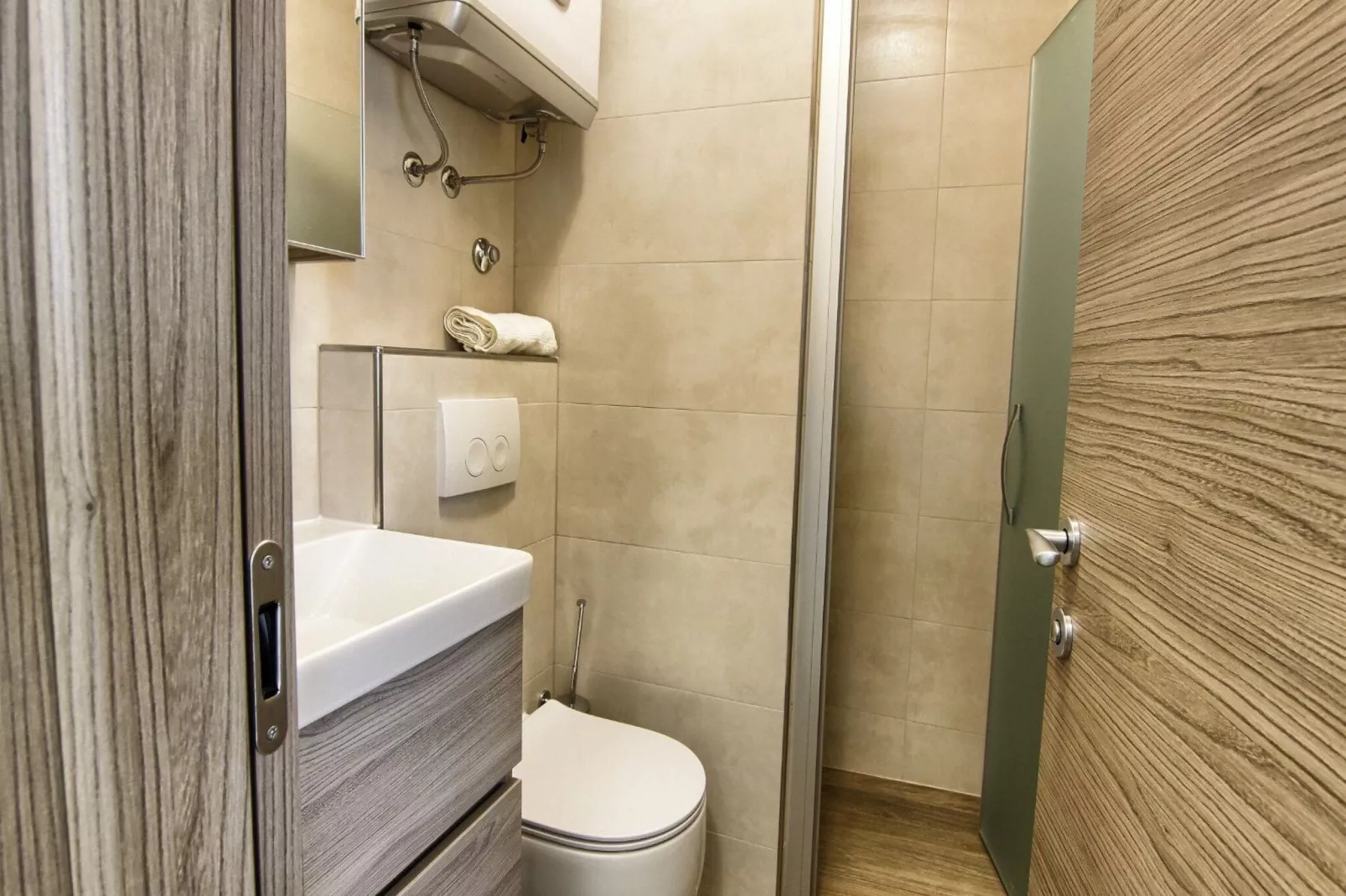 Apartments Victoria - One Bedroom Apartment with Terrace (A2)-Badezimmer