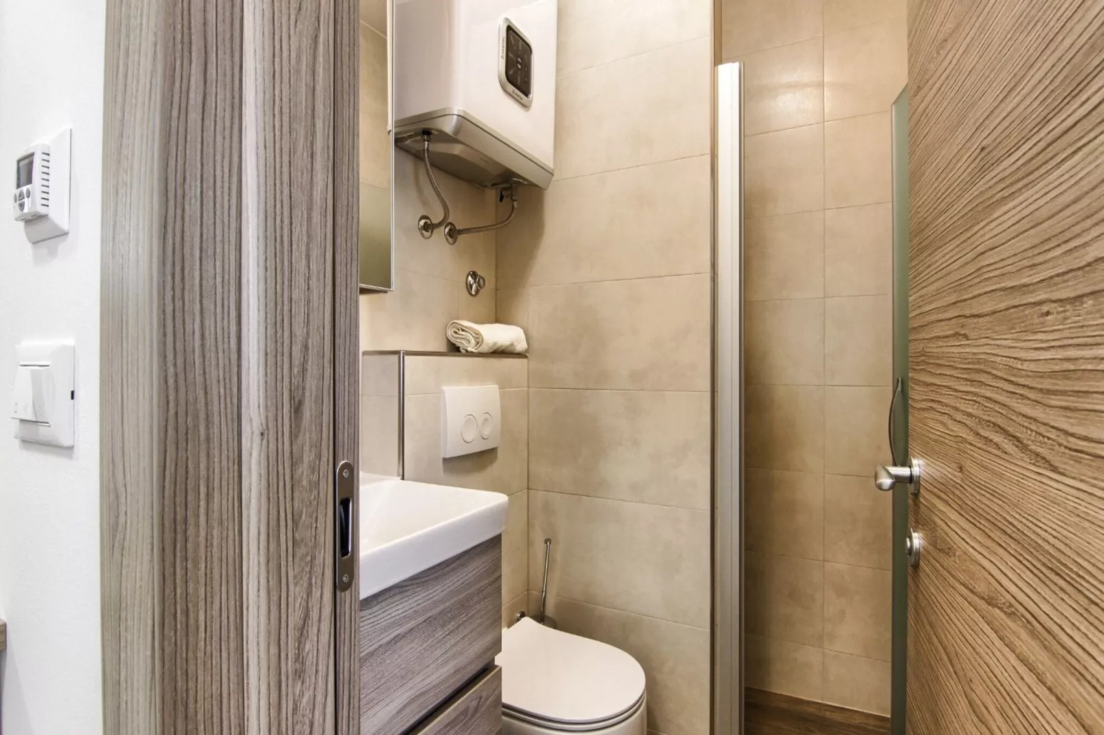 Apartments Victoria - One Bedroom Apartment with Terrace (A2)-Badezimmer