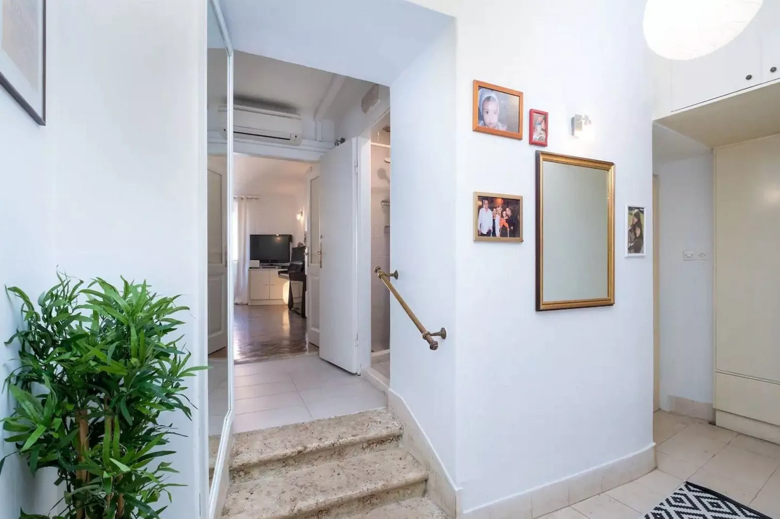 Apartment Jany - Two Bedroom Apartment with City View-Innen