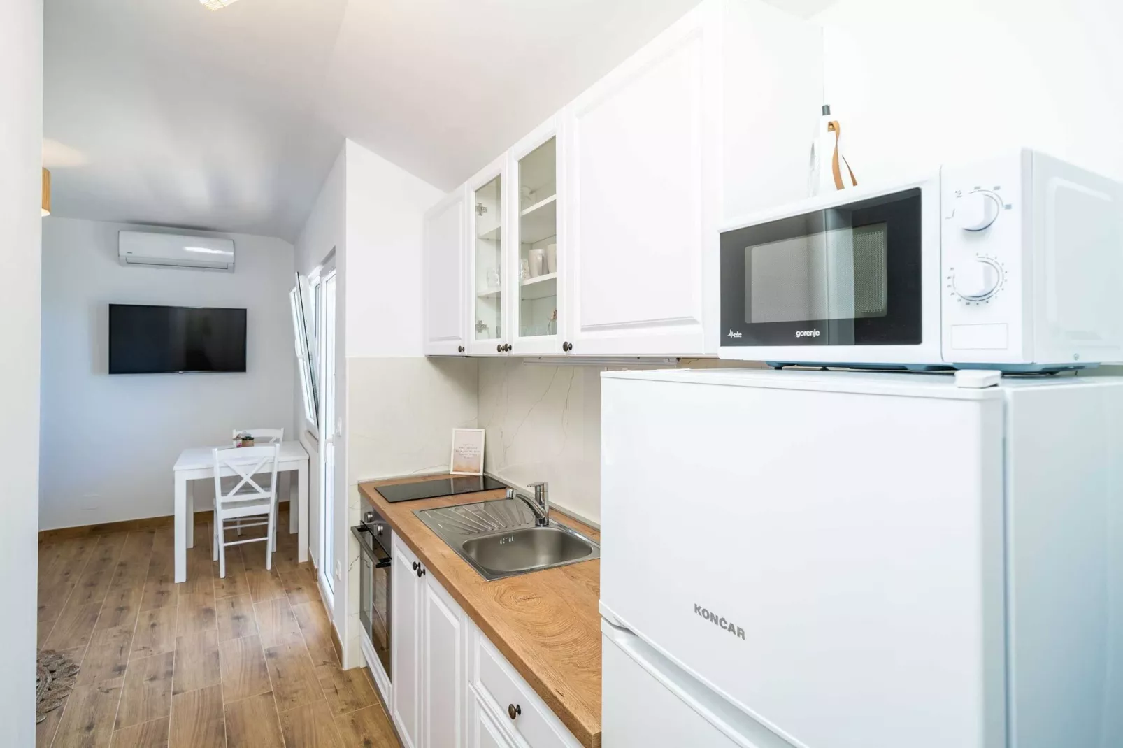 Apartments Lovro - One bedroom apartment with Balcony and Sea View (3)-Kitchen
