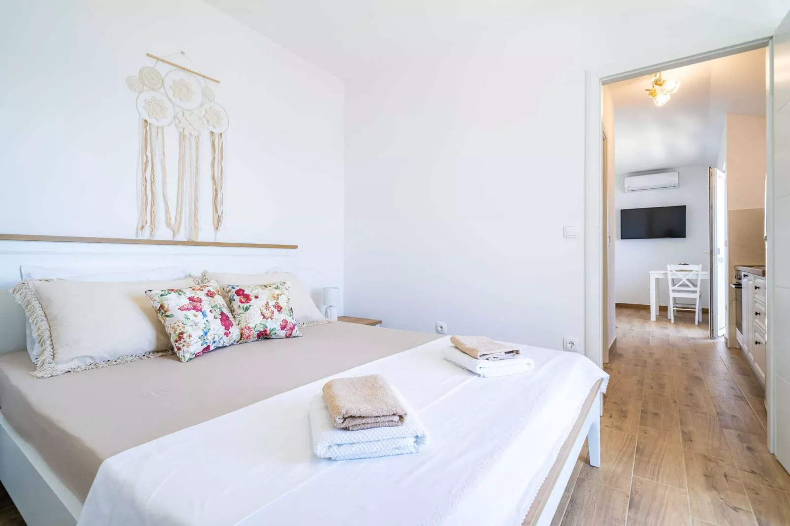 Apartments Lovro - One bedroom apartment with Balcony and Sea View (3)-Bedroom