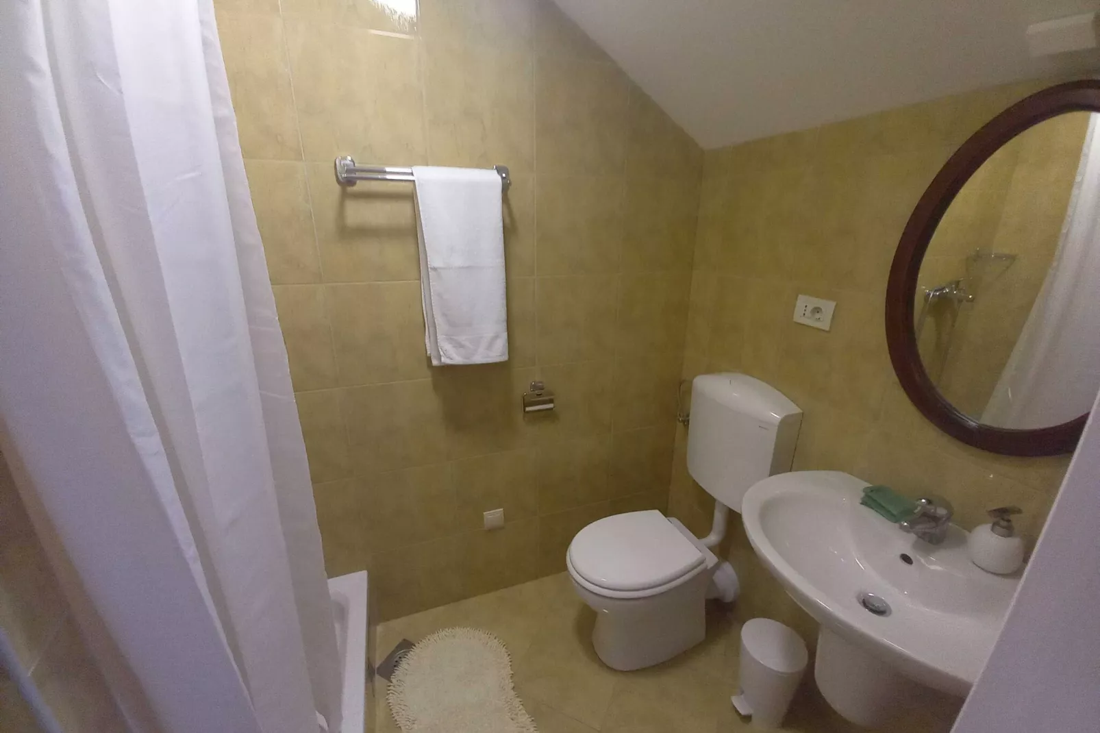Apartment Iggy - Three Bedroom Apartment with Sea View and Terrace (A9) (ST)-Bathroom