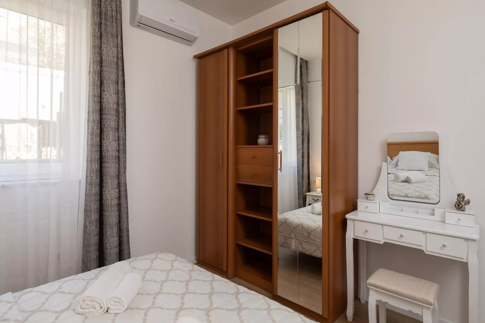 Apartments Tomas- Standard One Bedroom Apartment with Balcony (A2)-Schlafzimmer