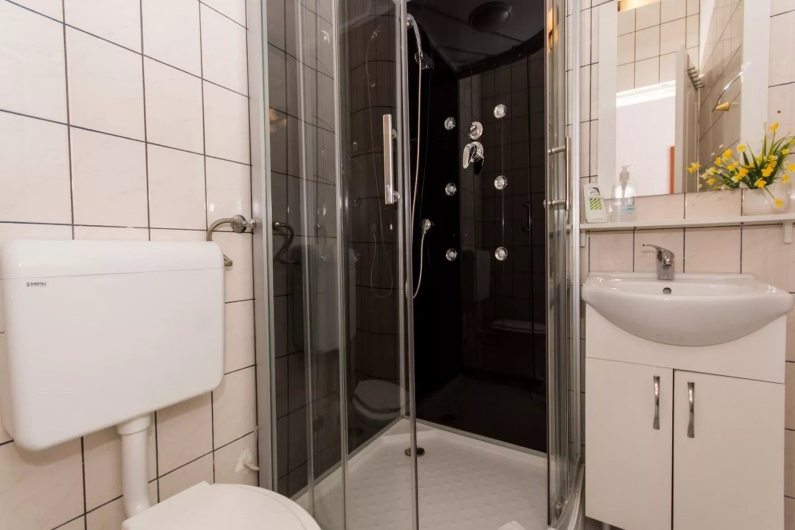 Villa Stil - One Bedroom Apartment with Balcony and Sea View 202-Bathroom