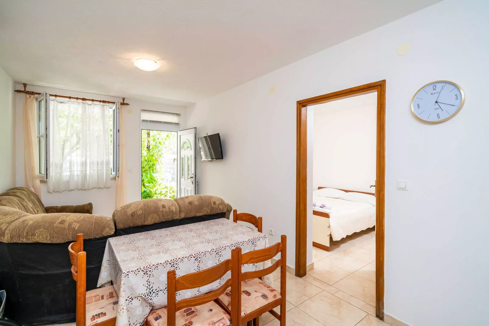 Apartments Zarac - One Bedroom Apartment with Terrace-Indoor