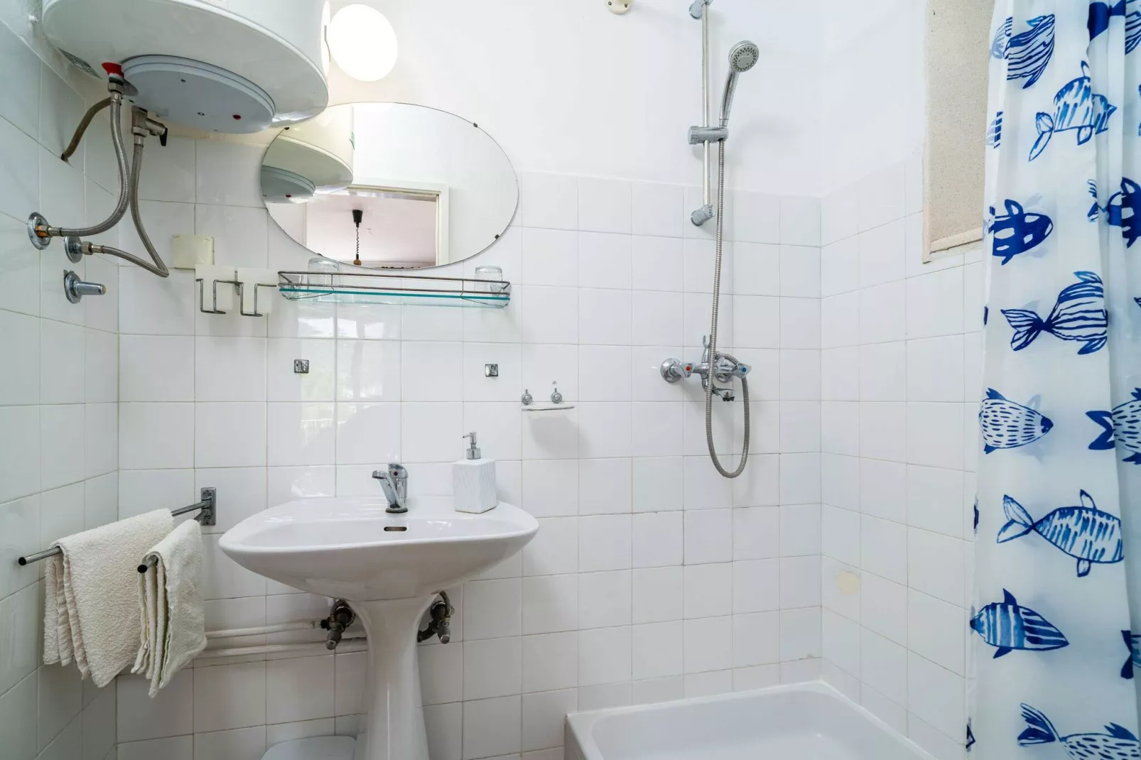 Apartments Zarac - One Bedroom Apartment with Balcony and Sea View (Milanka)-Bathroom
