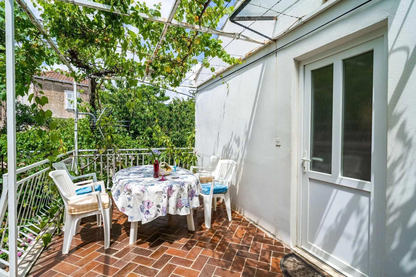 Apartments Zarac - One Bedroom Apartment with Balcony and Sea View (Milanka)-Terrace balcony