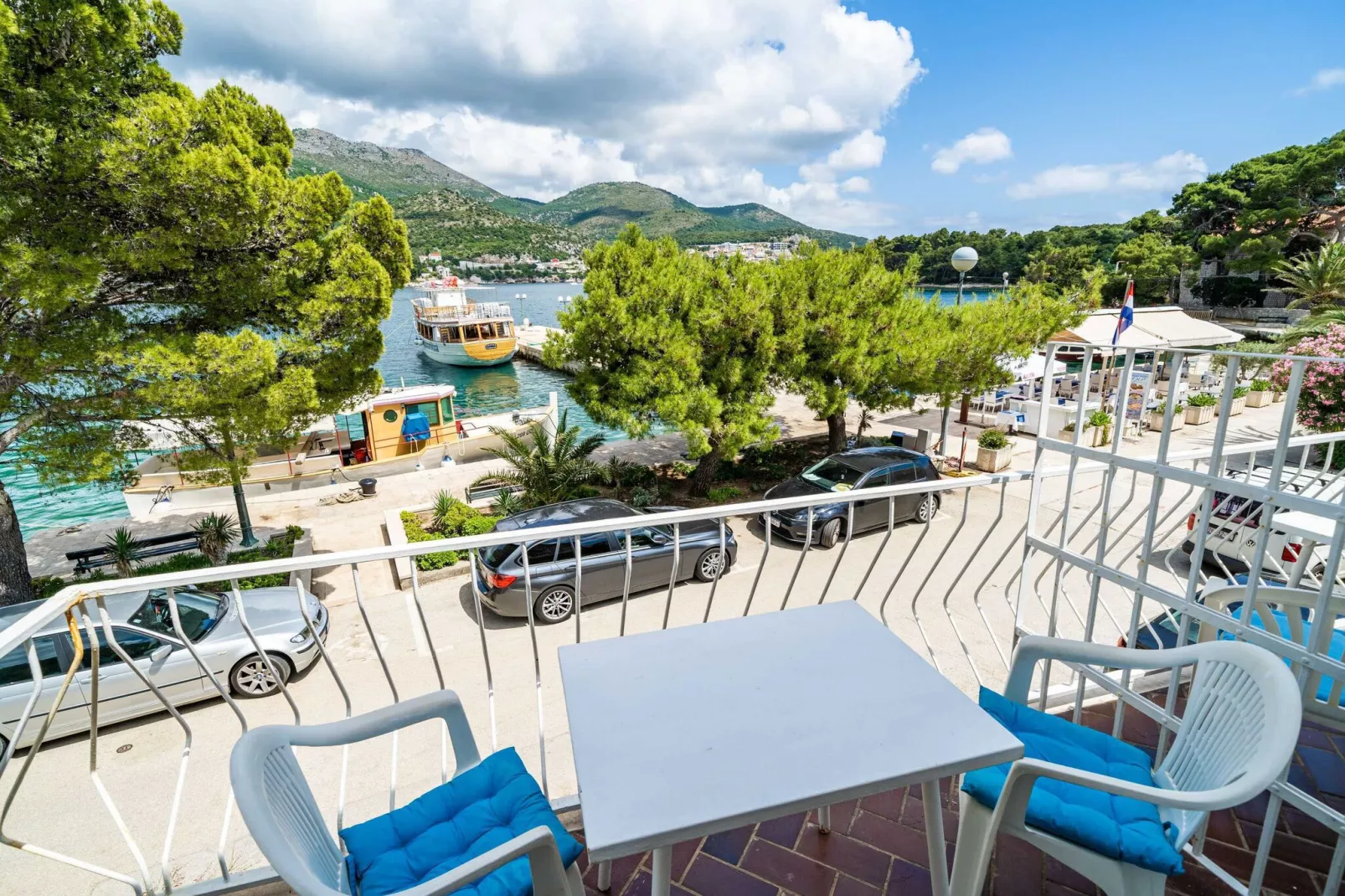 Apartments Zarac - One Bedroom Apartment with Balcony and Sea View (Milanka)-Terrace balcony