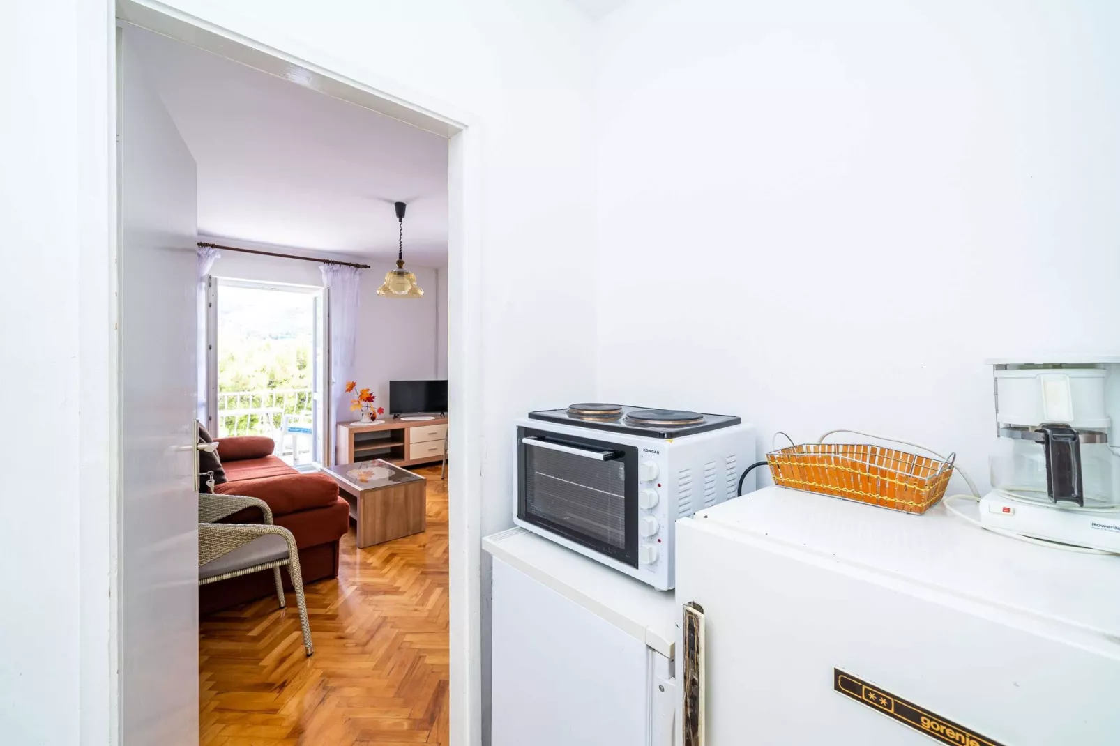 Apartments Zarac - One Bedroom Apartment with Balcony and Sea View (Milanka)-Indoor