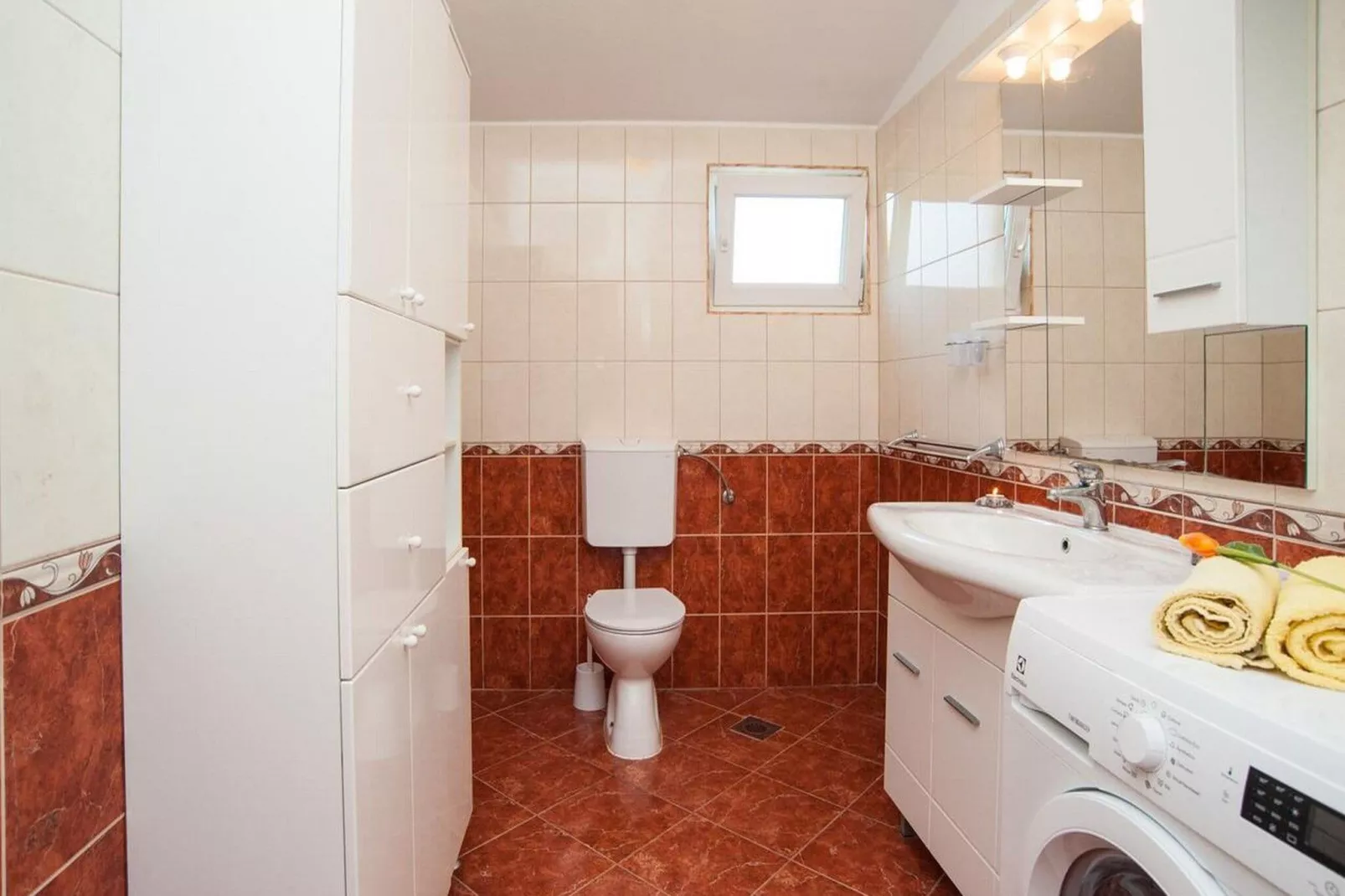 Apartment Spalato - Three Bedroom Apartment with Terrace-Bathroom