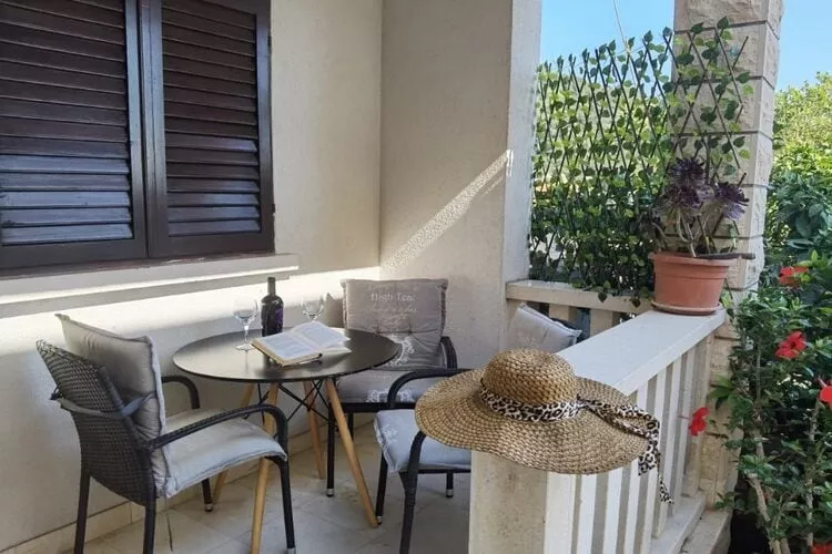 Apartment Tina - One Bedroom Apartment with Terrace-Terrace