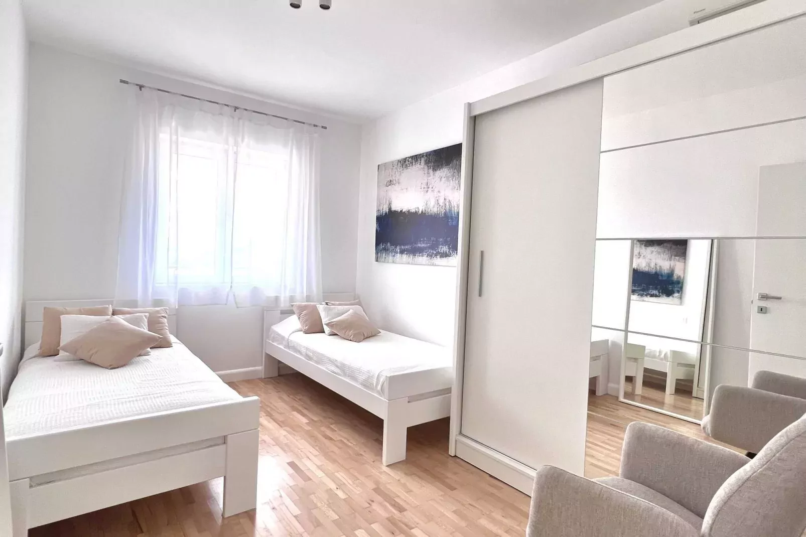 Apartment Lana - Two Bedroom Apartment with Terrace and Sea View-Bedroom