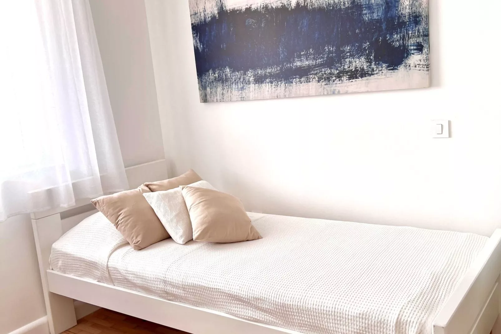Apartment Lana - Two Bedroom Apartment with Terrace and Sea View-Bedroom