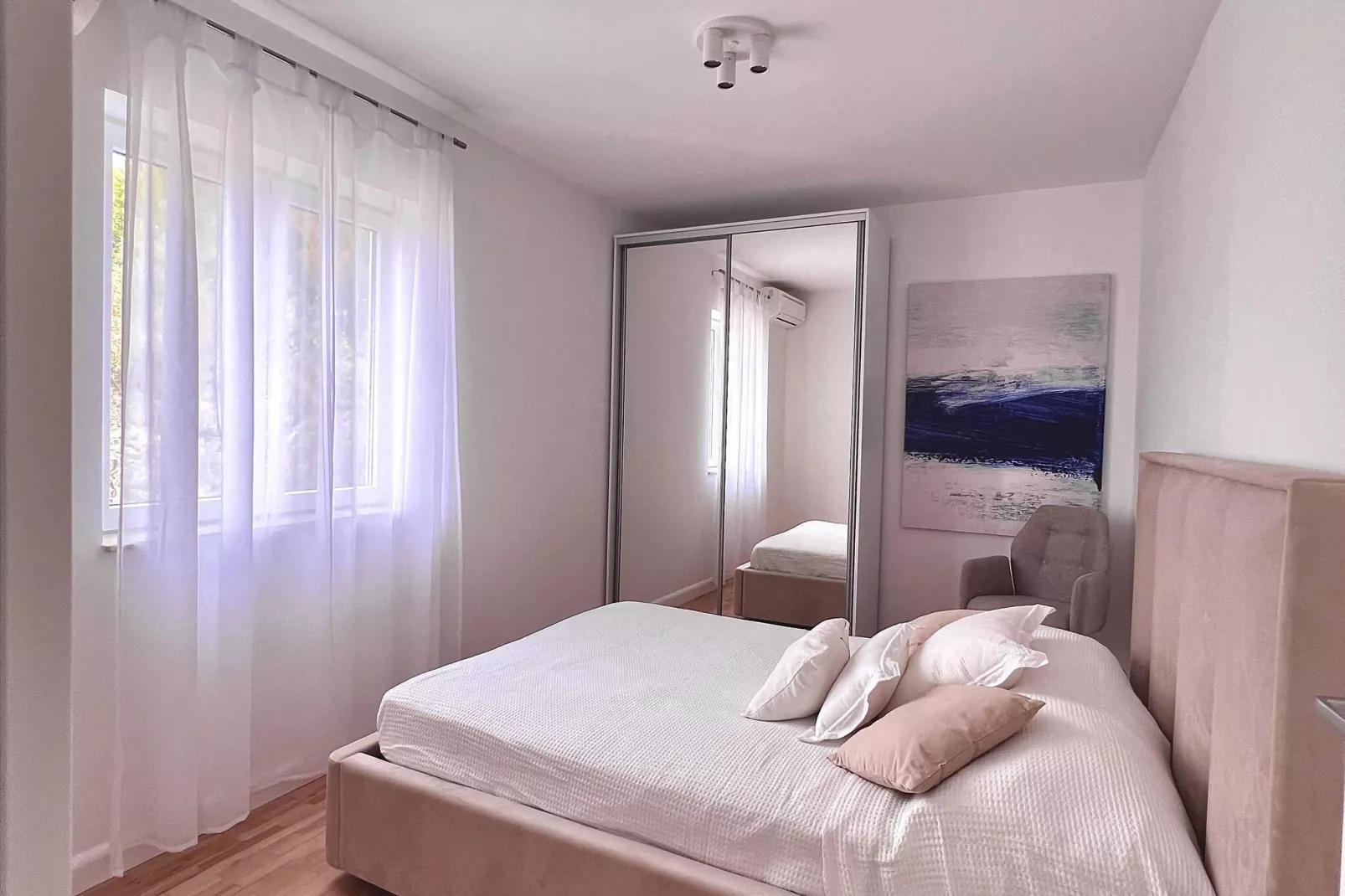 Apartment Lana - Two Bedroom Apartment with Terrace and Sea View-Bedroom