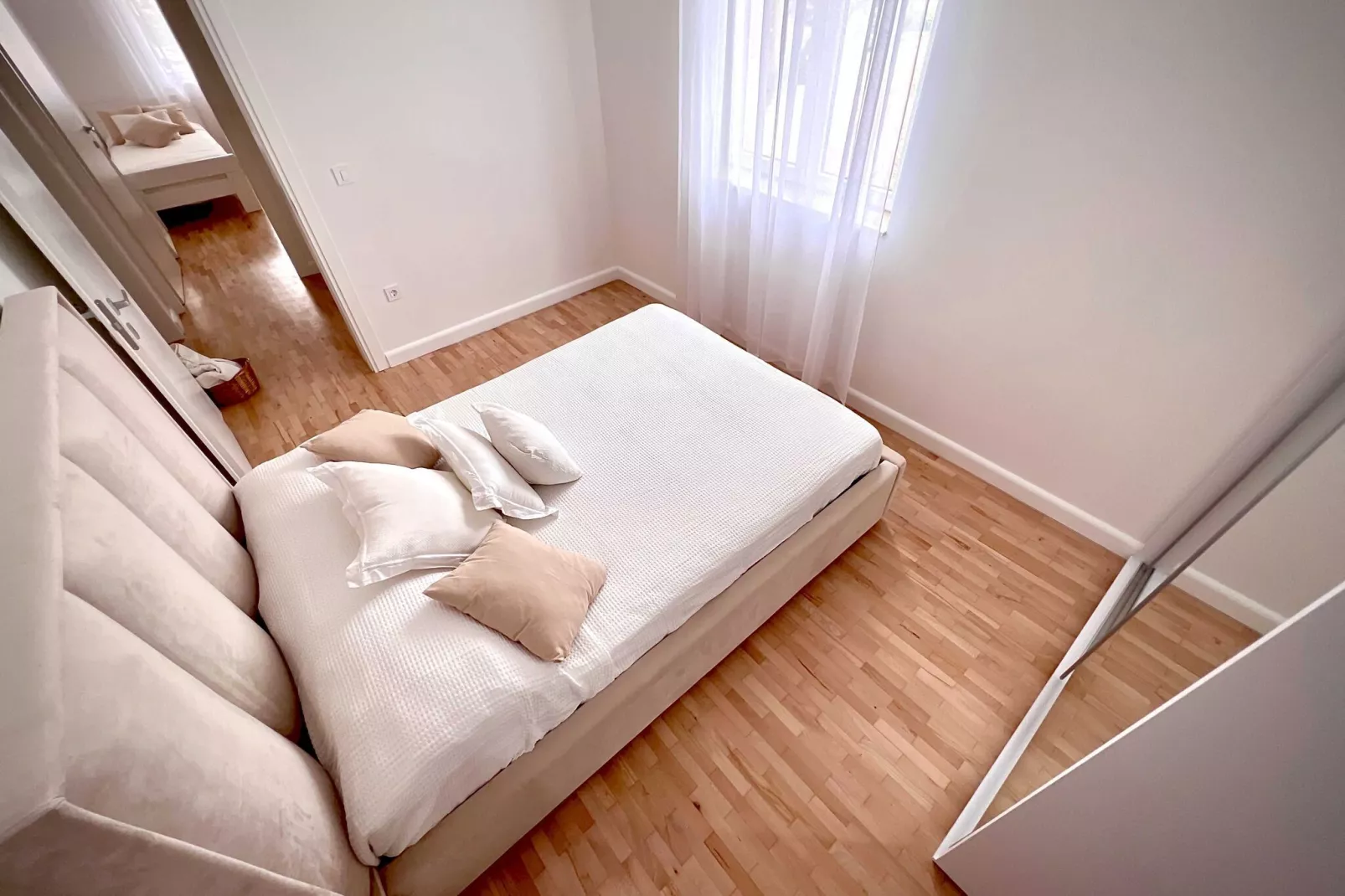 Apartment Lana - Two Bedroom Apartment with Terrace and Sea View-Bedroom