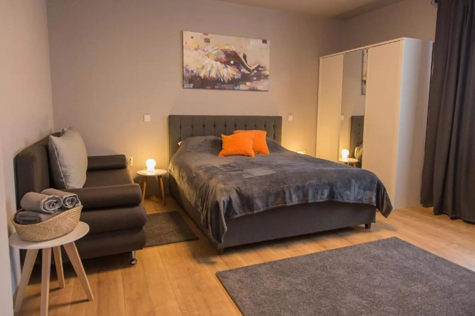 Holiday Home Thesaurum - Four Bedroom Holiday Home with Swimming Pool-Bedroom
