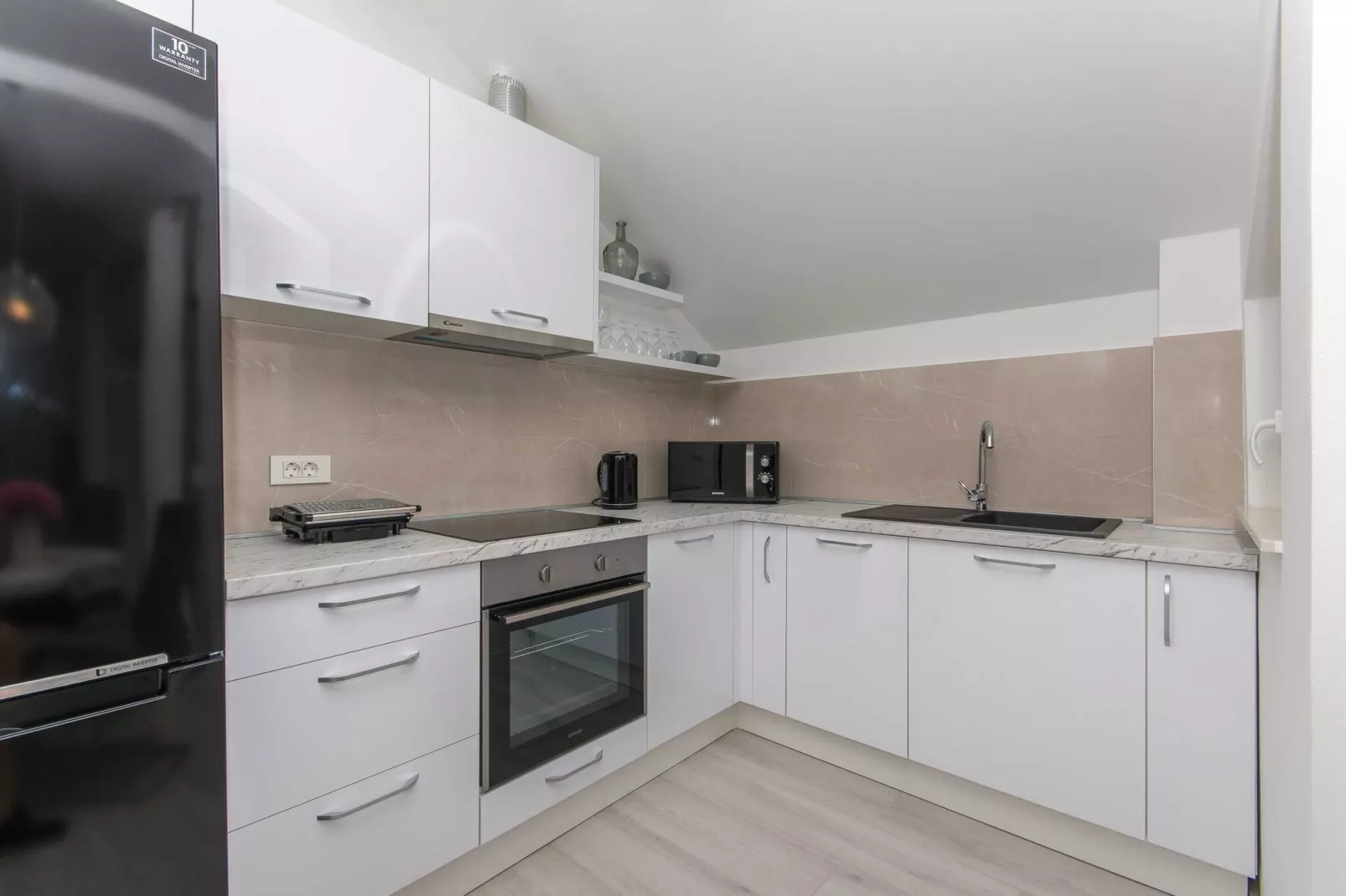 Apartment Gloria - One Bedroom Apartment with Terrace-Küche