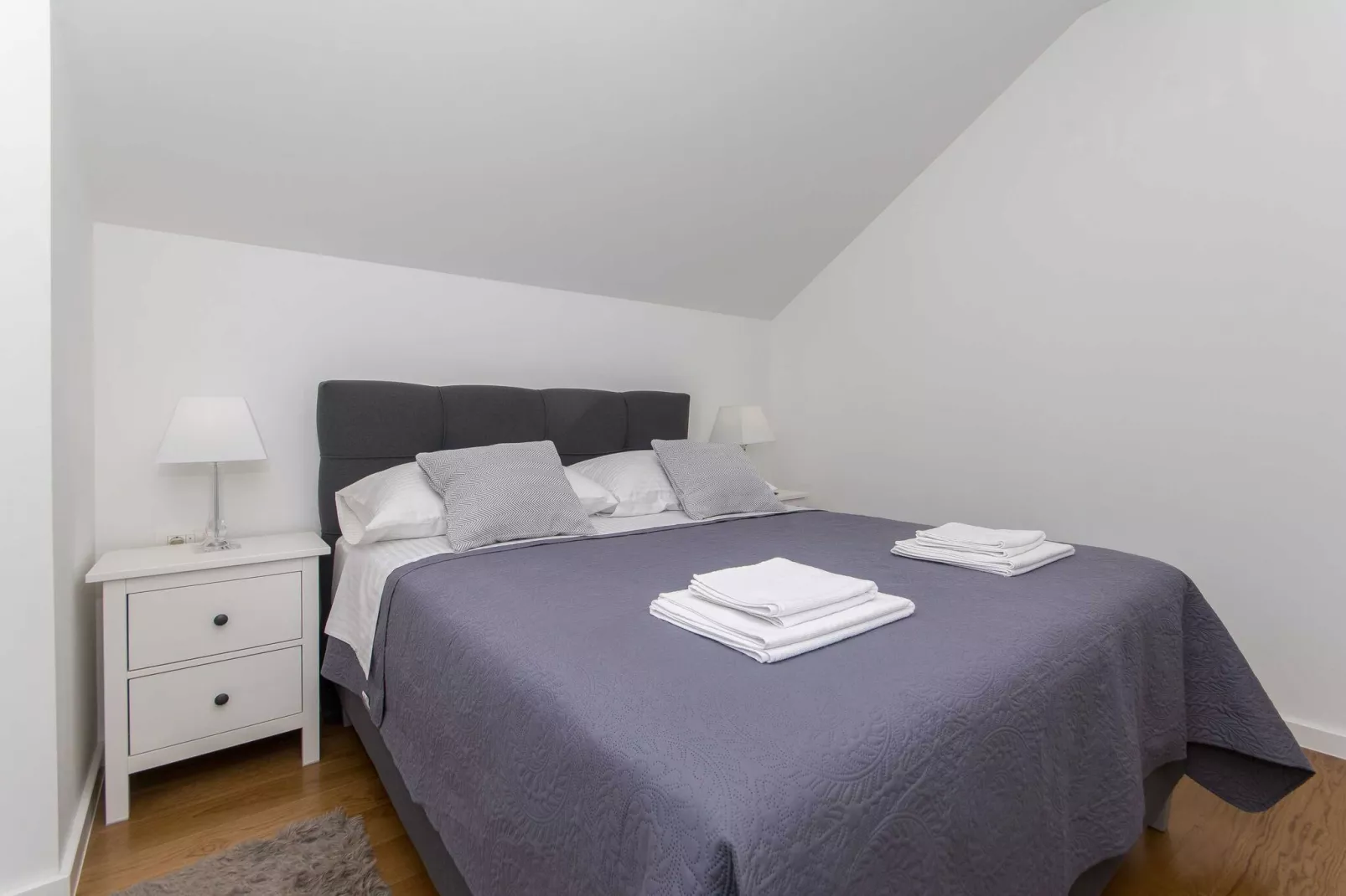 Apartment Gloria - One Bedroom Apartment with Terrace-Schlafzimmer