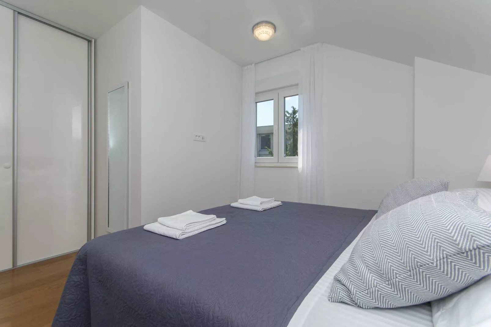Apartment Gloria - One Bedroom Apartment with Terrace-Schlafzimmer