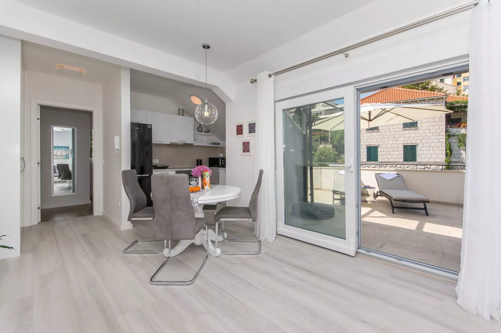 Apartment Gloria - One Bedroom Apartment with Terrace-Innen