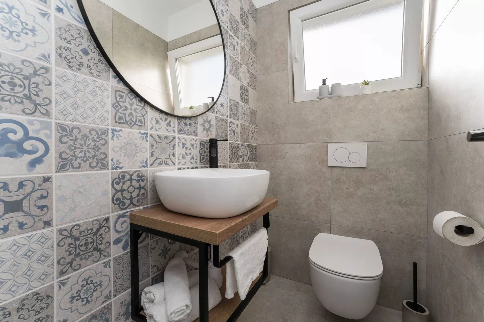 Luxury D Apartments - Two Bedroom Apartment with Terrace A1-Bathroom
