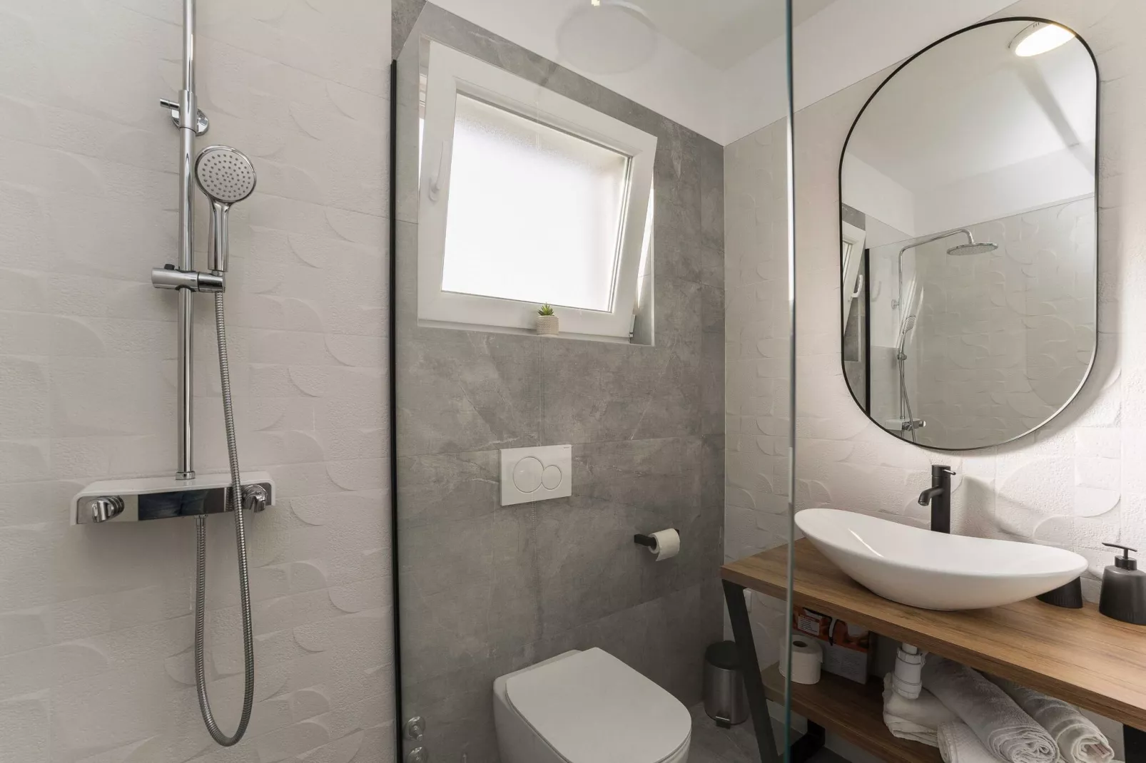 Luxury D Apartments - Two Bedroom Apartment with Terrace A1-Bathroom