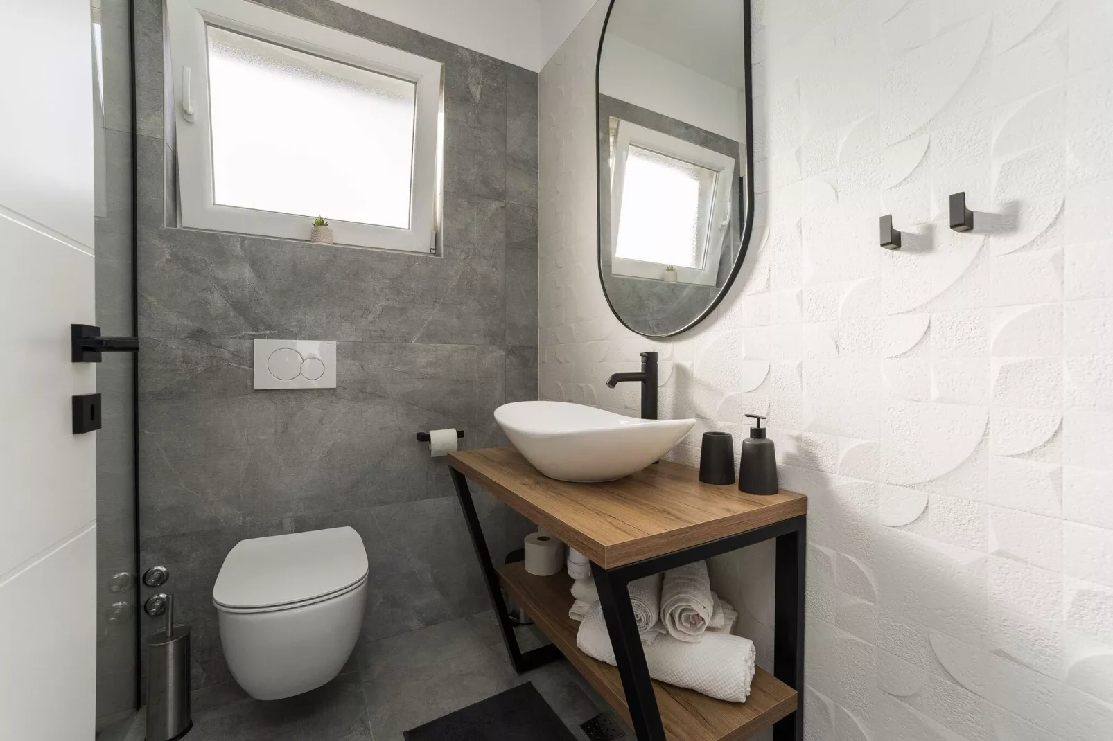 Luxury D Apartments - Two Bedroom Apartment with Terrace A1-Bathroom