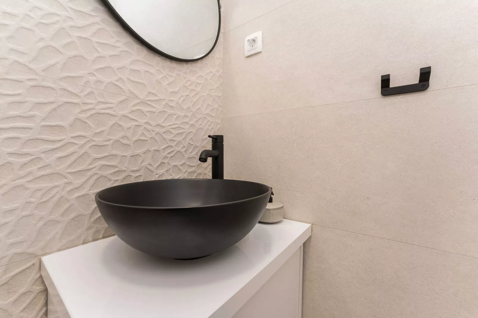 Luxury D Apartments - Luxury Two Bedroom Apartment with Terrace A2-Bathroom