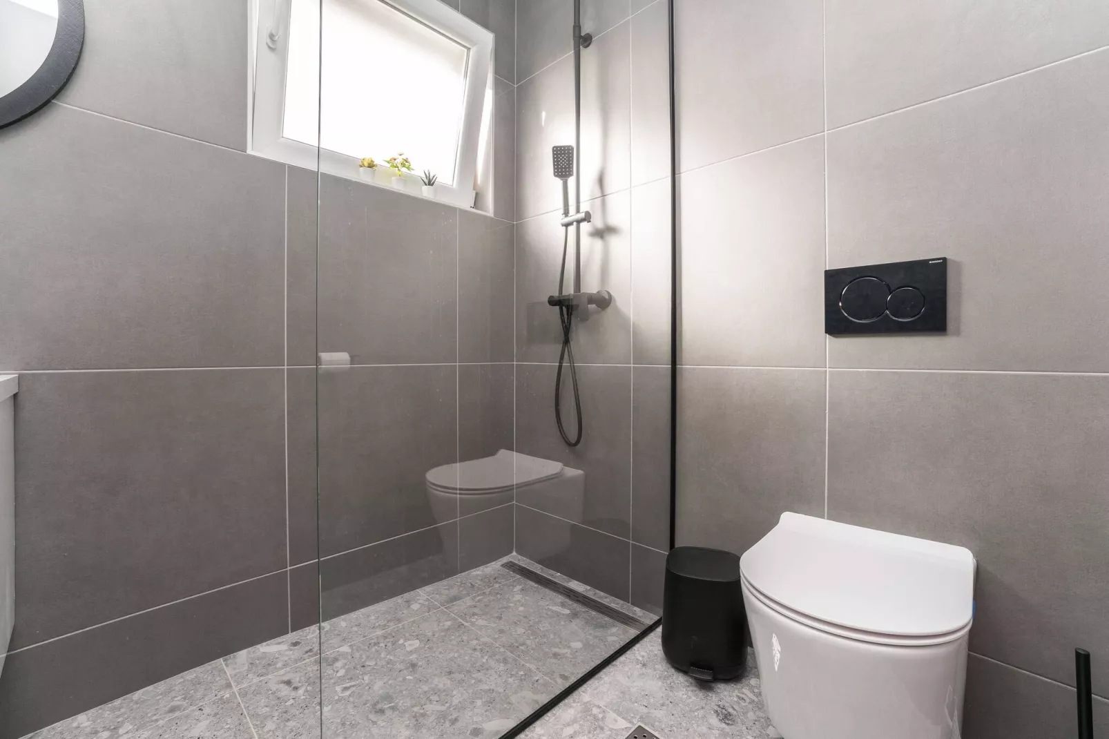 Luxury D Apartments - Luxury Two Bedroom Apartment with Terrace A2-Bathroom