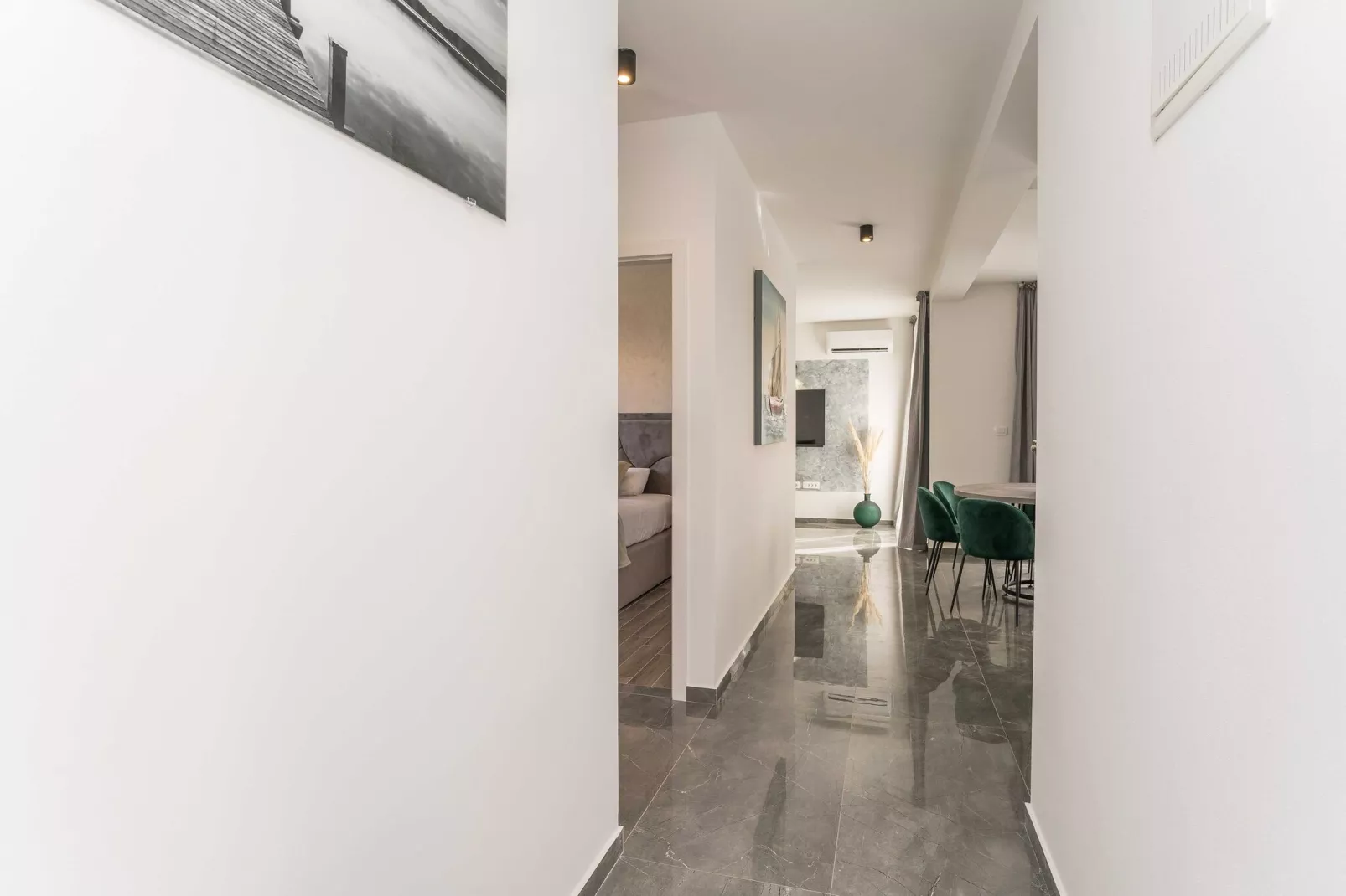 Luxury D Apartments - Luxury Two Bedroom Apartment with Terrace A2-Indoor