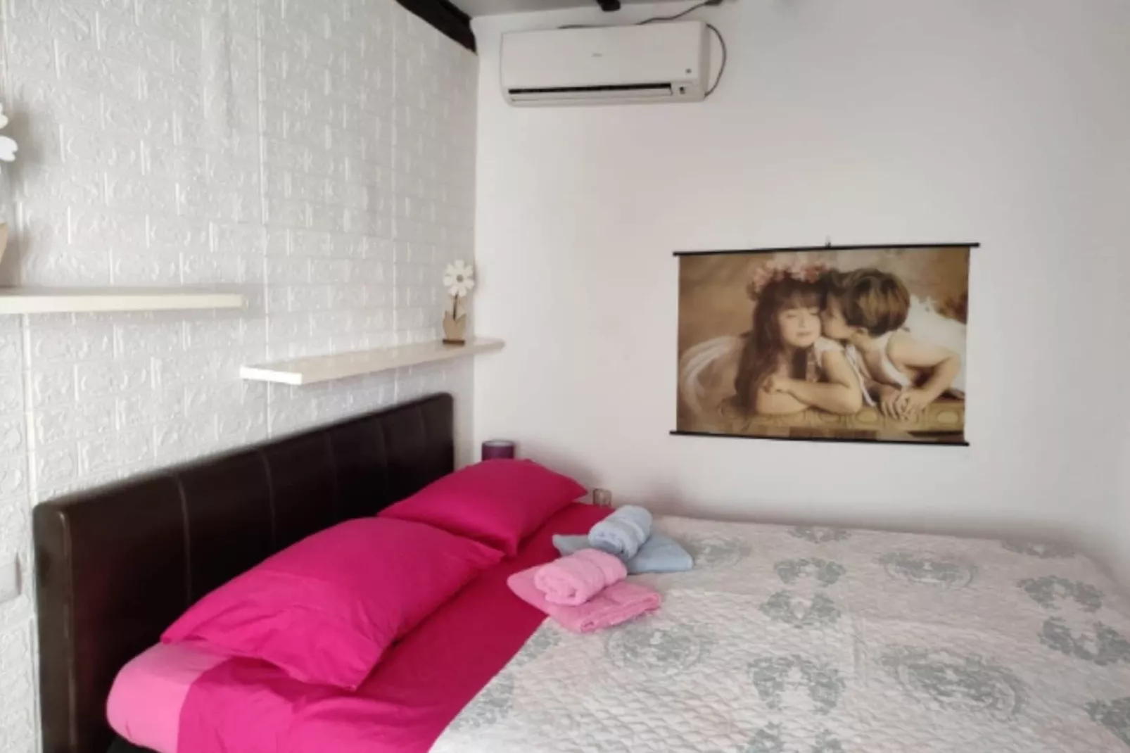 Apartment Abella - One Bedroom Apartment-Chambre