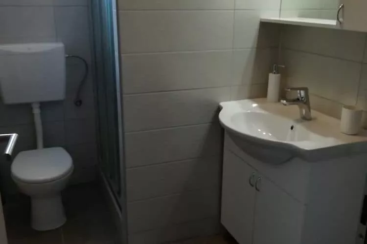 Apartment Villa Bijele Stijene - Two Bedroom Apartment with Terrace and Sea View-Badezimmer