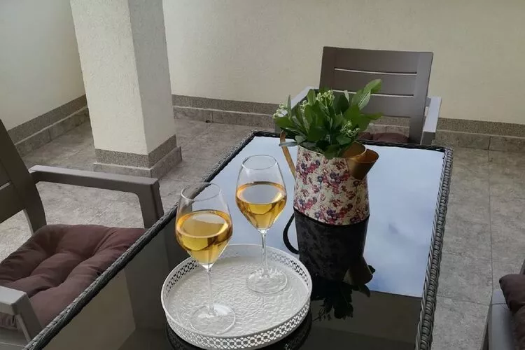Apartment Villa Bijele Stijene - Two Bedroom Apartment with Terrace and Sea View-Terrasse
