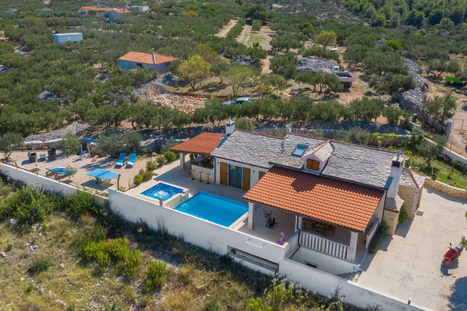 Villa Anabella - Four bedroom Villa with Swimming pool-Vue