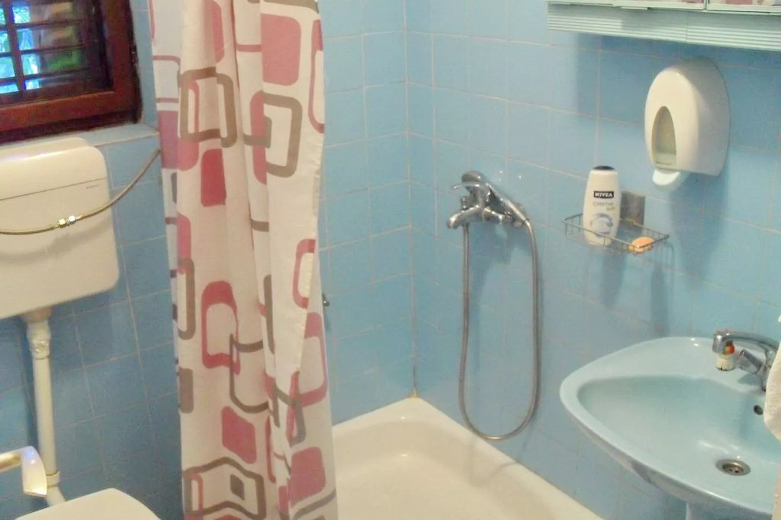 Apartment Bella Vista (Poša) -Three Bedroom Apartment with Balcony and Sea View (A6)-Bathroom