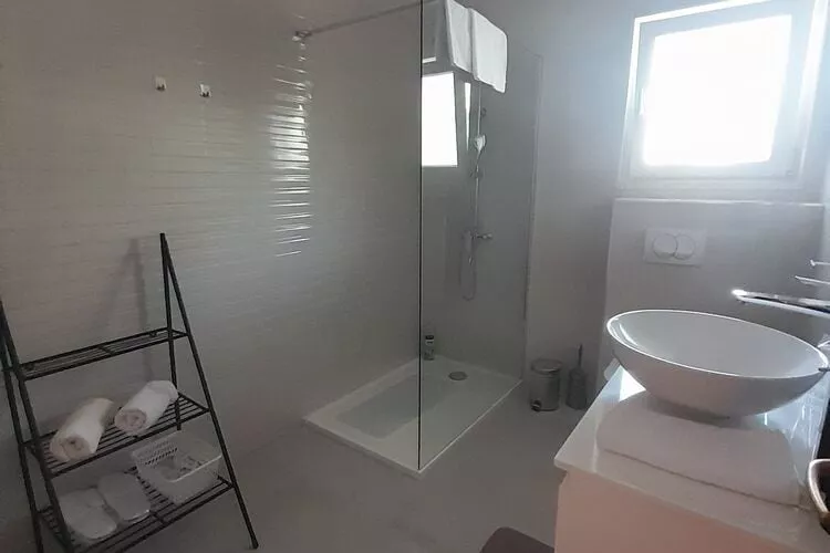 Holiday Home Sea Vision - Four Bedroom Holiday Home with Balcony and Sea View-Salle de bain